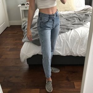 Brandy Melville “Danny” light wash jeans